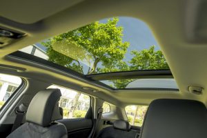 Cửa sổ trời trên Kia Sportage